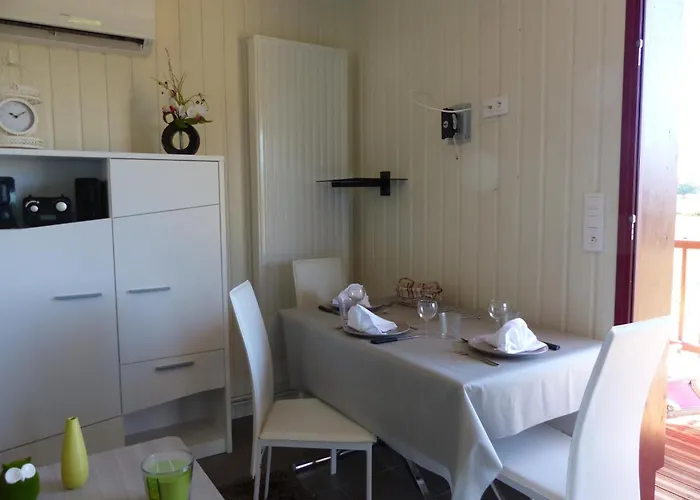 Cozy Avec Terrasse Et Climatisation Pres De Saint Pourcain - Fr-1-489-267 * Meillard